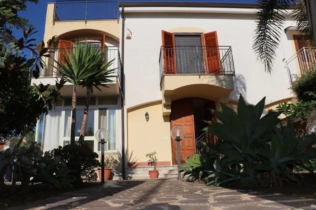 Villa Cavalluccio Marino Con Piscina Idromassaggio Carini